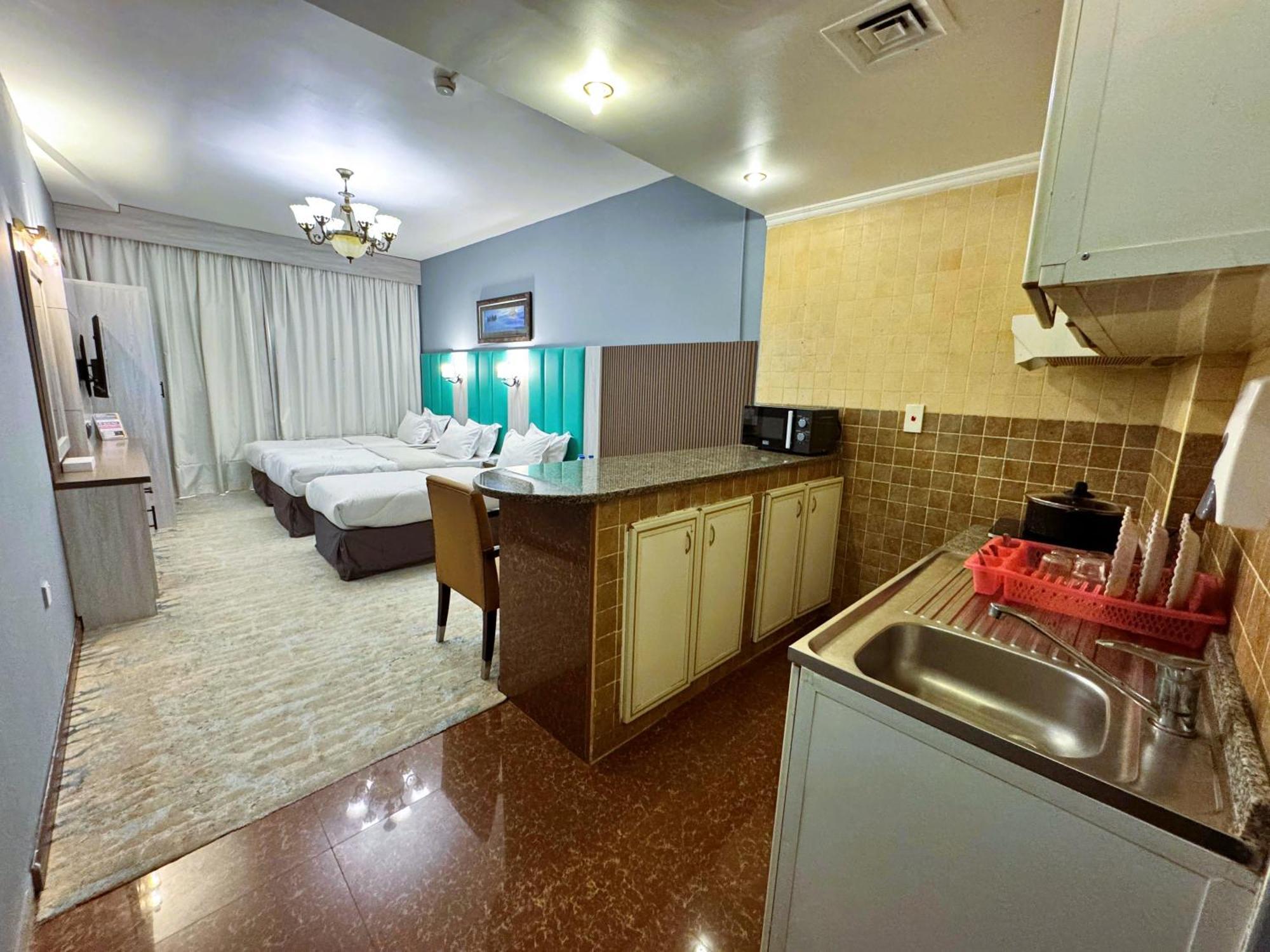 Hafez Hotel Apartments - Al Ras Metro Station Дубай Екстериор снимка