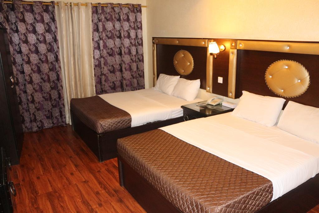 Hafez Hotel Apartments - Al Ras Metro Station Дубай Екстериор снимка